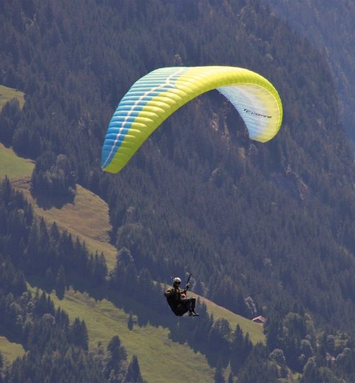 the height of the, paragliding, fly